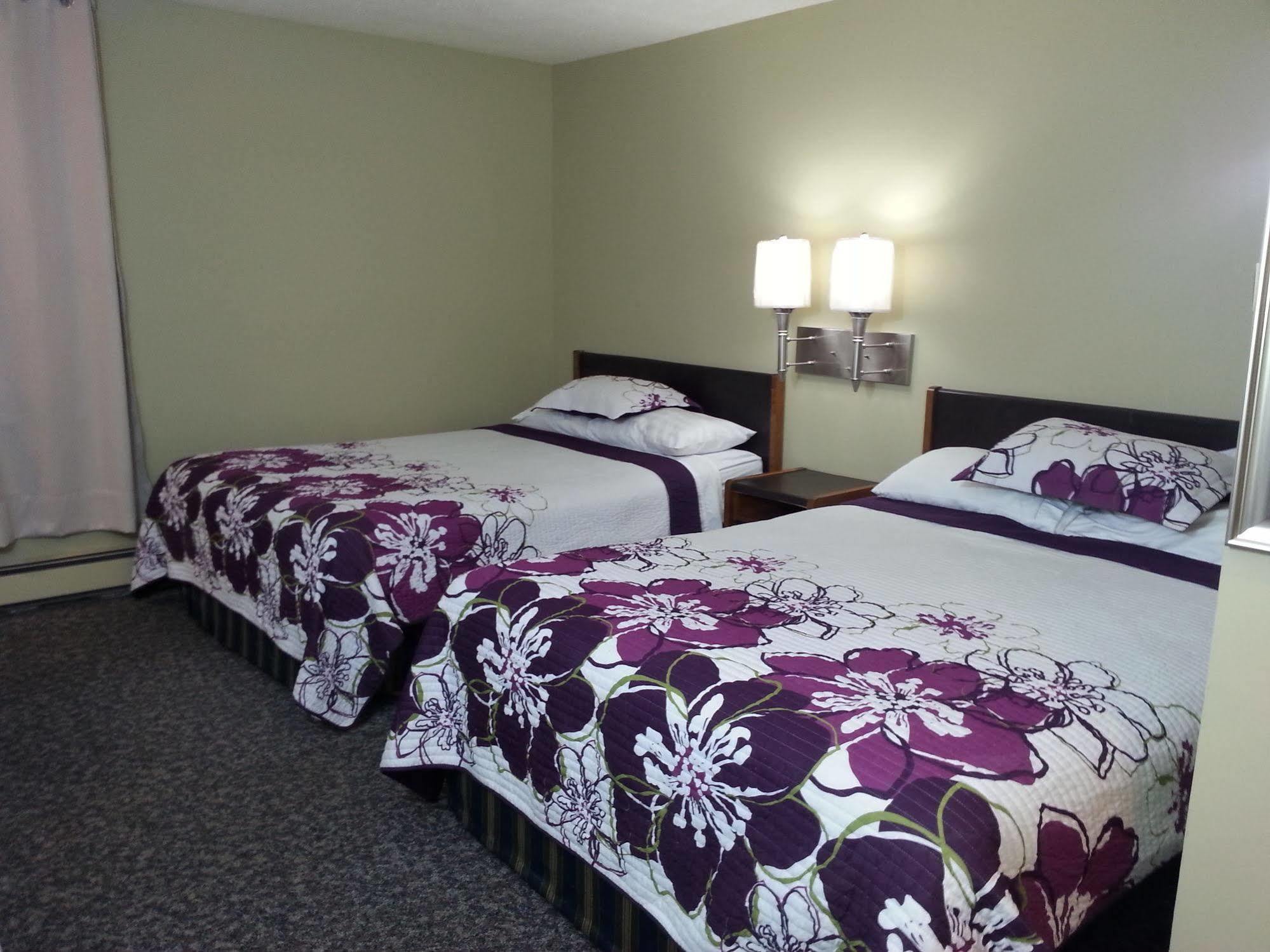 Airport Inn - Dawson Creek Exterior foto