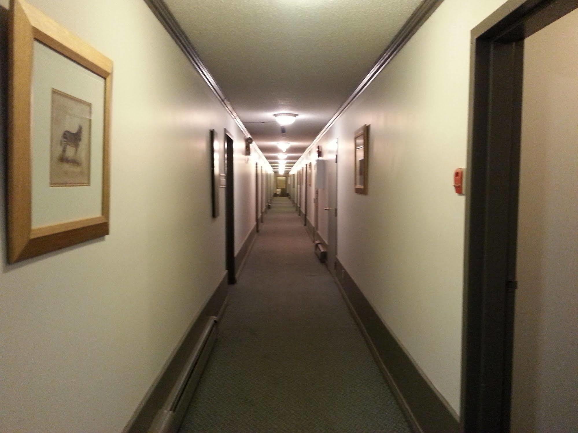 Airport Inn - Dawson Creek Exterior foto